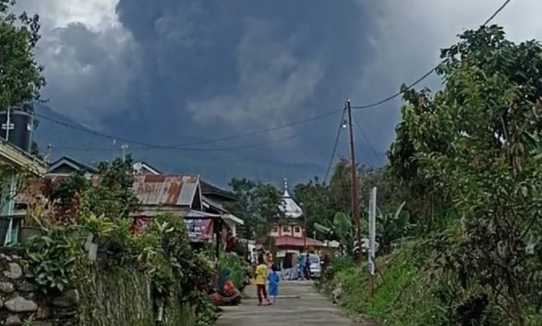 Gunung Marapi Erupsi, Menewaskan Sejumlah Pendaki - Operasi SAR dalam Proses Evakuasi