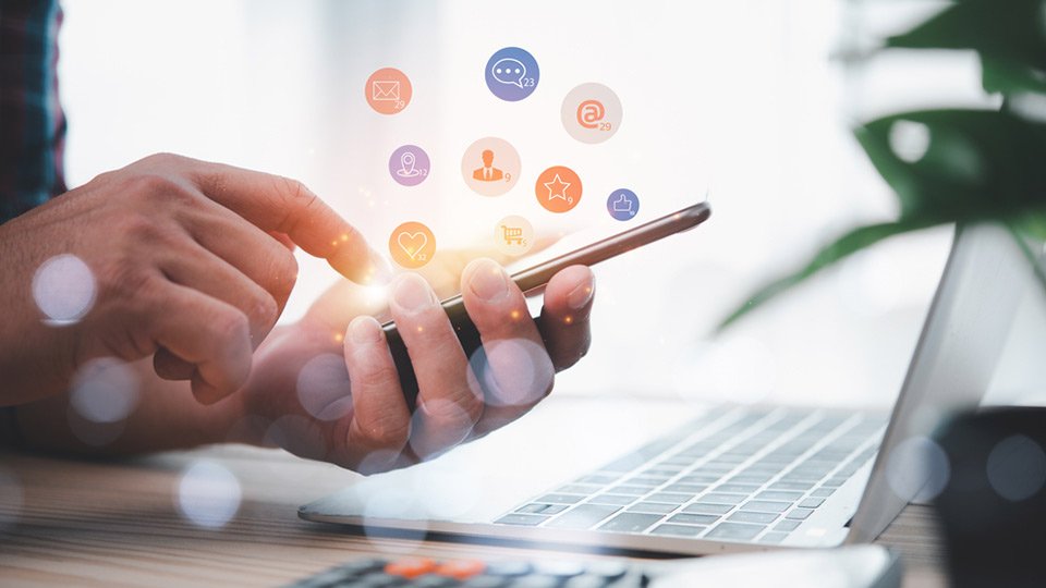 Disinformasi di Sosial Media: Kaburkan Substansi Kebijakan Pemimpin