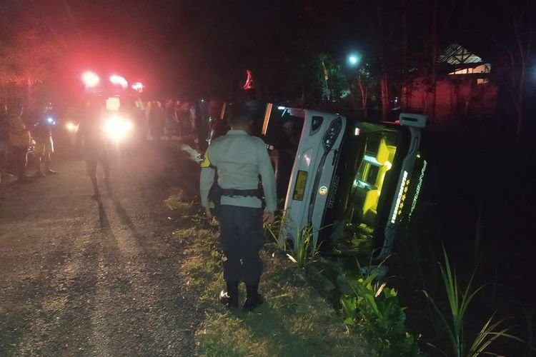 Daftar Lengkap Korban Kecelakaan Bus Rombongan SMA Negeri 1 Sidoarjo di Tol Ngawi: Dua Meninggal, Belasan Luka-Luka