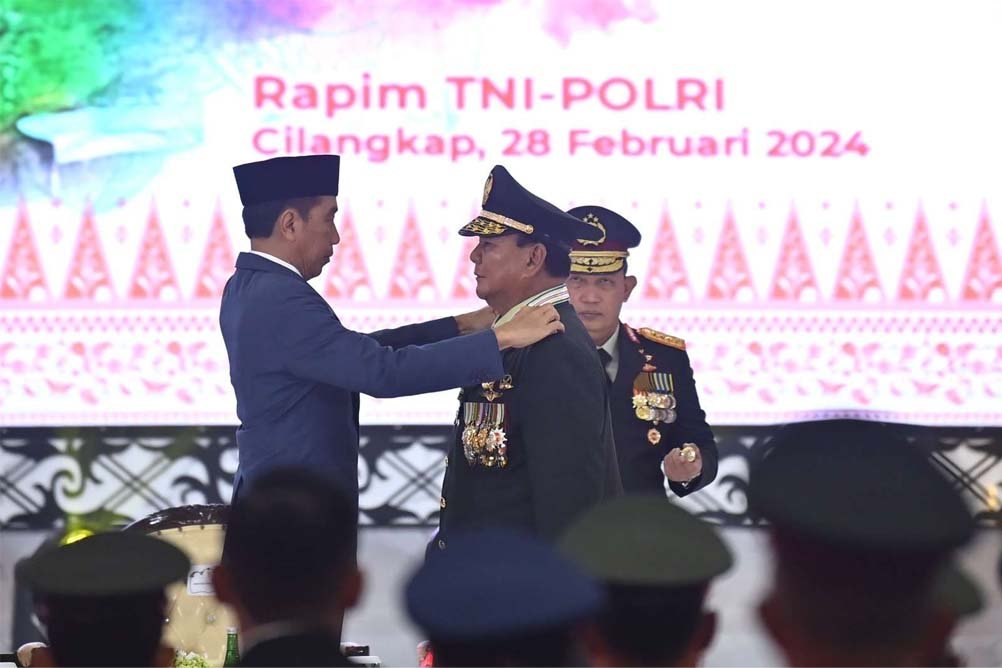 Prabowo Subianto, Satu dari Tujuh Jenderal yang Diberi Penghargaan Oleh Presiden Jokowi