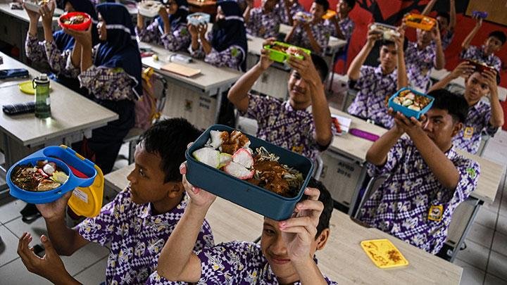 Kritik Program Uji Coba Makan Siang Gratis: Langkah Terburu-buru Pemerintah?