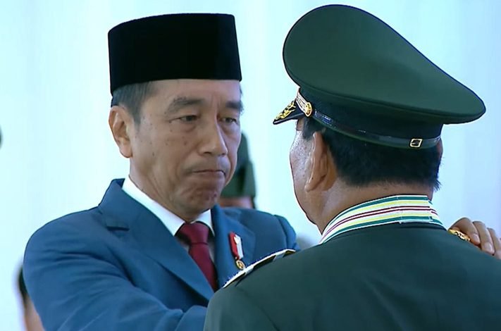 Reaksi Netizen dan Kritik Terhadap Jokowi Usai Pemberian Penghargaan kepada Prabowo