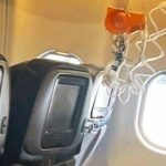Penerbangan SQ321 Singapore Airlines mengalami turbulensi parah yang mengharuskan pesawat untuk melakukan pendaratan darurat