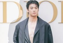 Cha Eun Woo Tampilkan Otot Perut di Peluncuran 2024 Dioriviera Collection, Menarik Perhatian Pecinta Fashion