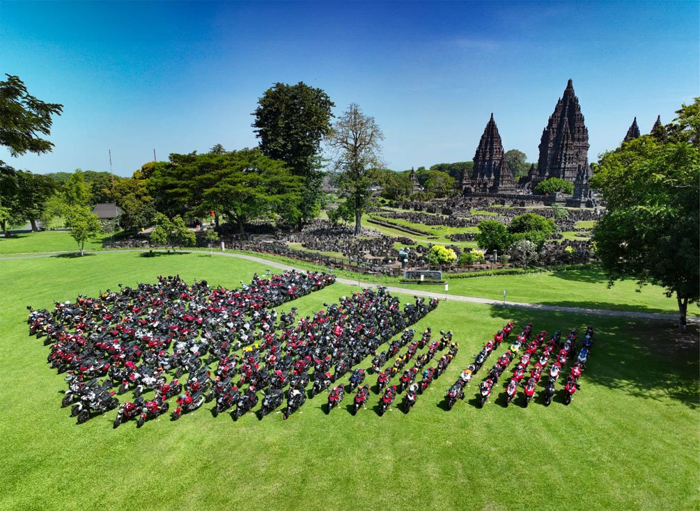 Ducati Indonesia Raih Rekor MURI dengan Kegiatan "We Ride As One" di Candi Prambanan