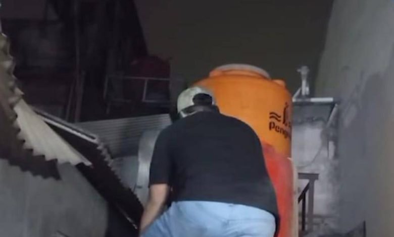 Penemuan Mayat Membusuk dalam Toren Air Gegerkan Warga Pondok Aren, Tangerang Selatan