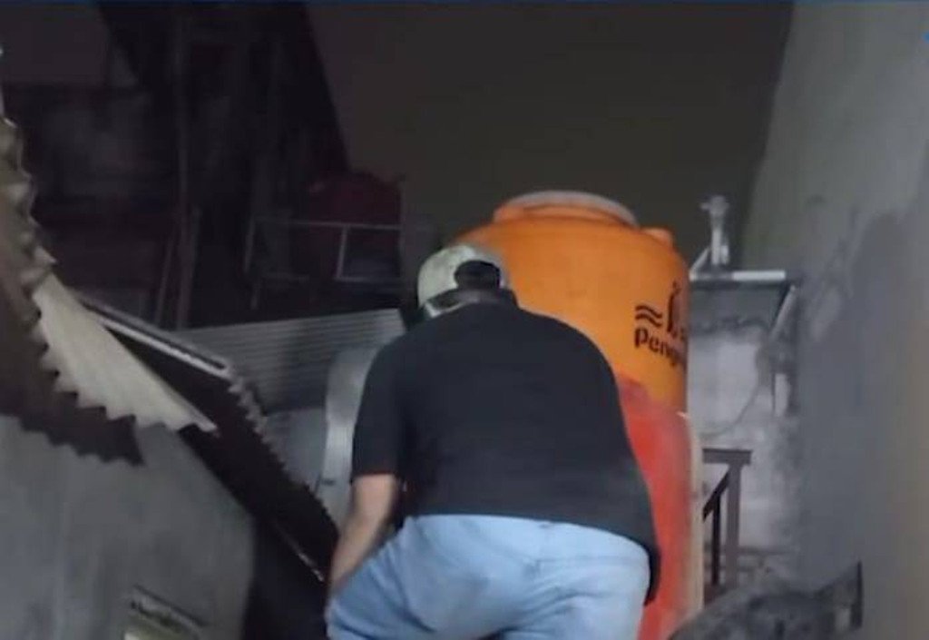 Penemuan Mayat Membusuk dalam Toren Air Gegerkan Warga Pondok Aren, Tangerang Selatan