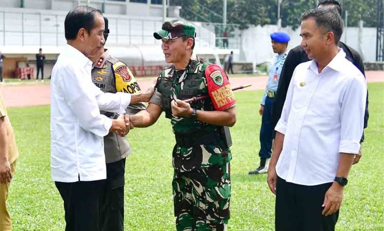 Presiden Joko Widodo Kembali ke Jakarta Usai Kunjungan Kerja di Karawang