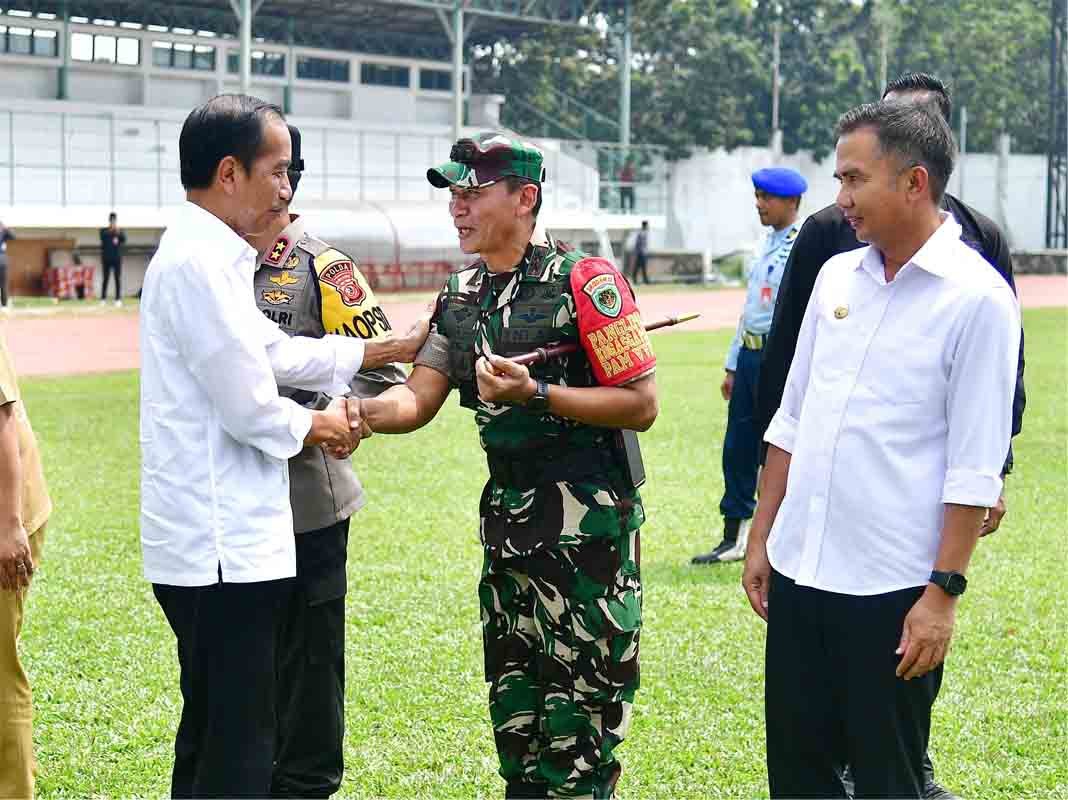 Presiden Joko Widodo Kembali ke Jakarta Usai Kunjungan Kerja di Karawang