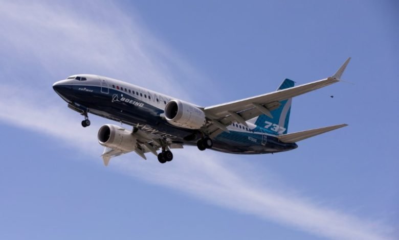 Larangan Pengembangan Produksi Boeing 737 MAX oleh FAA Akibat Insiden Jendela Pesawat Copot