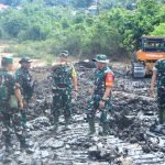 Menerabas Keterisolasian Jalan Kampung Timur Kanaan Dalam Semangat Gotong Royong TMMD Ke-120