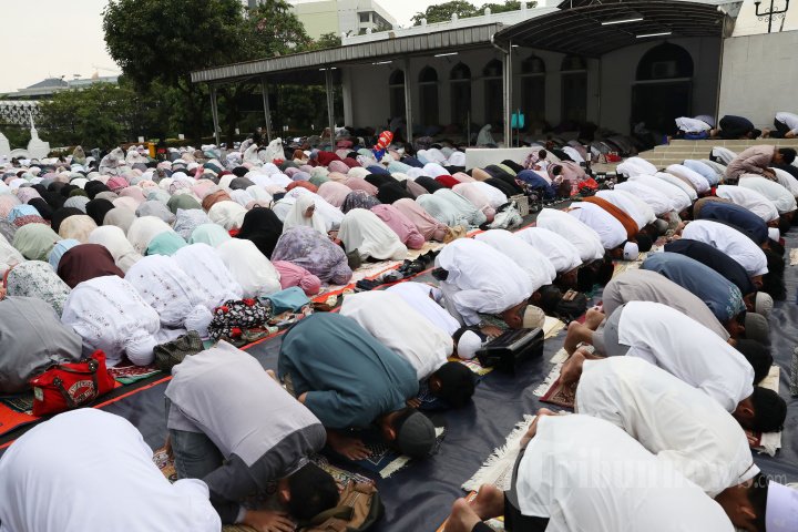 Shalat Idul Adha di Masjid Al-Azhar dan Yogyakarta: Mengapa Lebih Cepat dari Ketetapan Pemerintah?