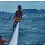 Viral! Foto Dramatis Nelayan dan Tiga Anaknya Terombang-Ambing di Selat Lintah Pulau Padar, Labuan Bajo