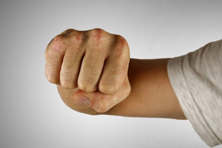 Pria di Bone Cari Perlindungan di Kantor Polisi Usai Cekcok dengan Istri, Malah Babak Belur Dianiaya Oknum Polisi