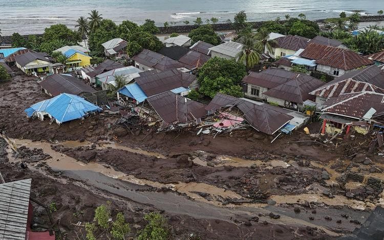 Banjir Bandang di Ternate: 11 Orang Tewas, Satu Masih Hilang di Tengah Lumpur Tebal