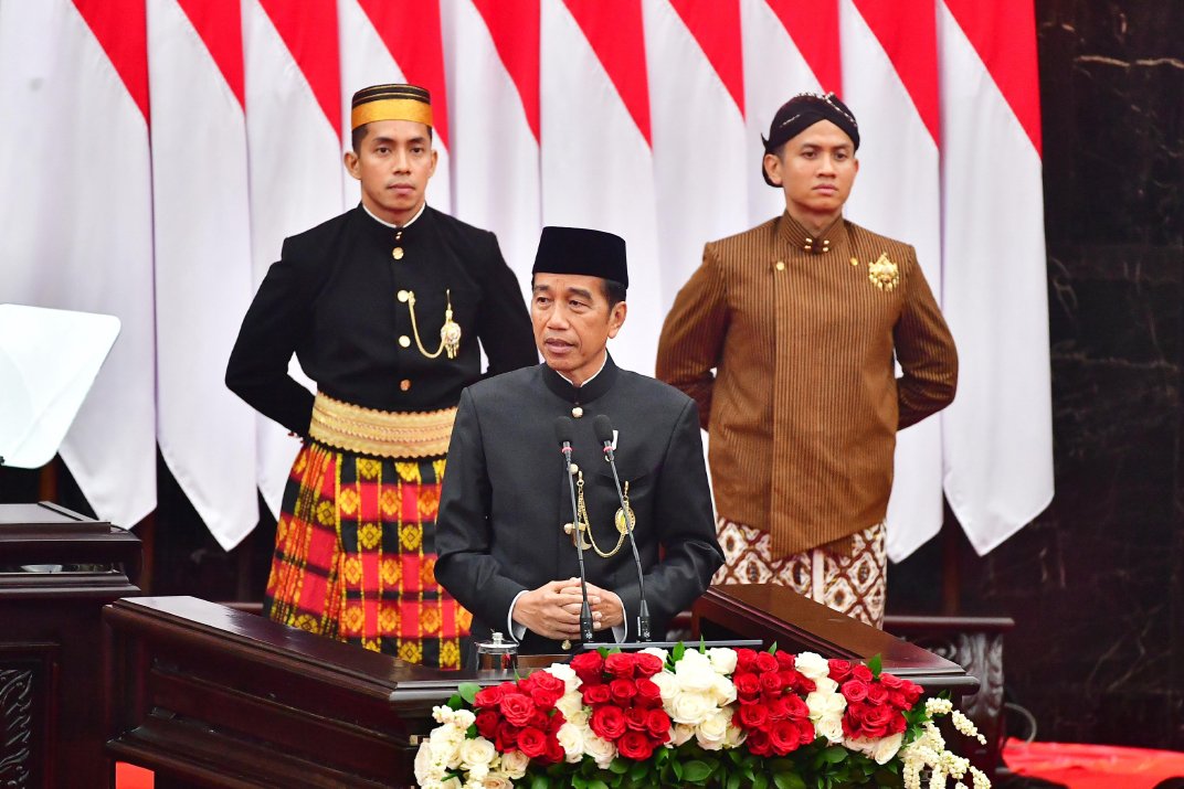 Presiden Jokowi Tampil dengan Busana Demang Khas Betawi di Gedung Nusantara