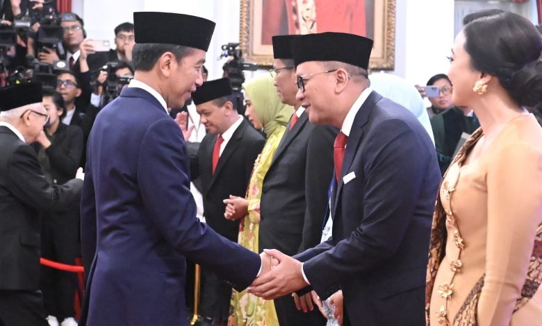 Presiden Jokowi Rombak Kabinet, Lantik Menteri Hukum dan HAM hingga Wakil Menteri Komunikasi dan Informatika