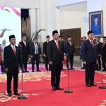 Presiden Jokowi Lantik Hasan Nasbi, Dadan Hindayana, dan Taruna Ikrar sebagai Pimpinan Baru Badan Nasional