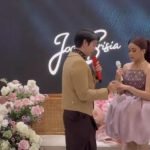 Momen Manis Brisia Jodie Dilamar Jonathan Alden di Atas Panggung Saat Rilis Single Terbaru