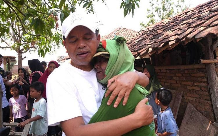 Dedi Mulyadi Blusukan ke Indramayu, Temukan Warga Tinggal di Kandang Domba Selama Tiga Tahun