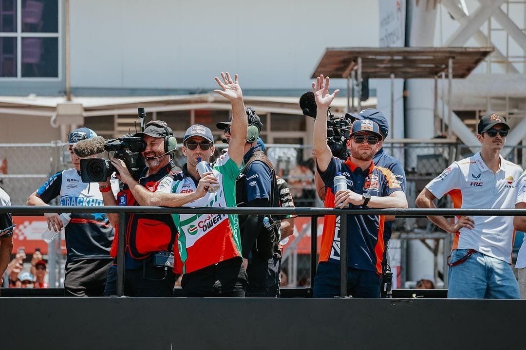 Parade Pembalap Minggu Pagi & Persiapan Jelang Balapan di Sirkuit Mandalika