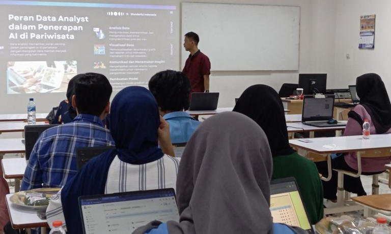 Workshop HIMASATA UNM Sukses Bahas Penerapan AI di Industri Pariwisata, Dorong Inovasi Digital