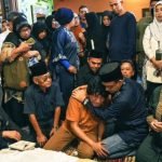Anies Baswedan Tenangkan Chiki Fawzi di Rumah Duka Marissa Haque, Ikang Fawzi Lantunkan Azan di Pemakaman