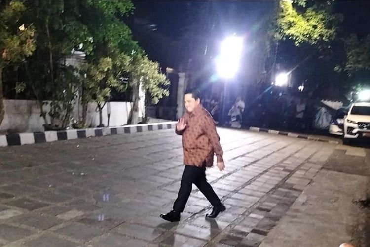 Pertemuan Strategis di Rumah Prabowo: Dito Ariotedjo, Erick Thohir, dan Budi Gunadi Sadikin Hadiri Diskusi Calon Menteri