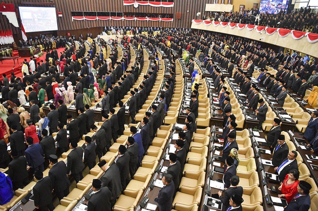 Suami-Istri hingga Ayah-Anak yang Dilantik Sebagai Anggota DPR 2024-2029, Indikasi Dinasti Politik