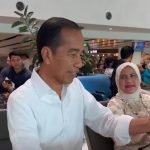 Joko Widodo Naik Pesawat Komersil Garuda ke Jakarta untuk Menengok Cucu