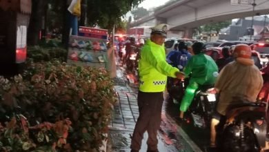Jakarta Diguyur Hujan Deras, Banjir dan Macet di Beberapa Titik