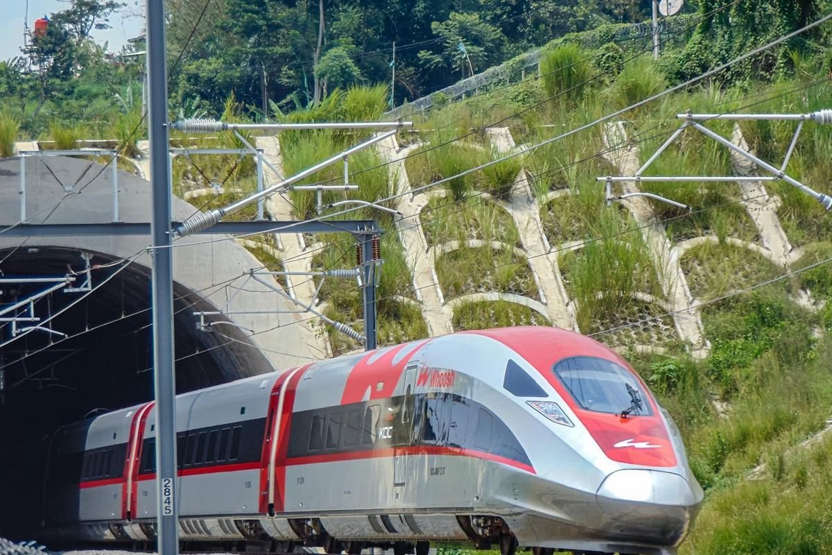 Dua Insiden ODGJ di Tol Jagorawi dan Jalur Kereta Cepat Whoosh, Begini Penanganannya