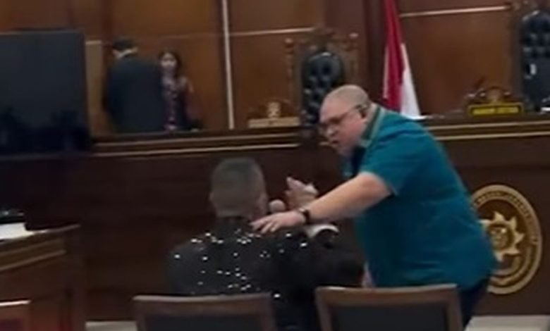 Ricuh Sidang Kasus Pencemaran Nama Baik, Pengacara Razman Nasution Ngamuk ke Hotman Paris
