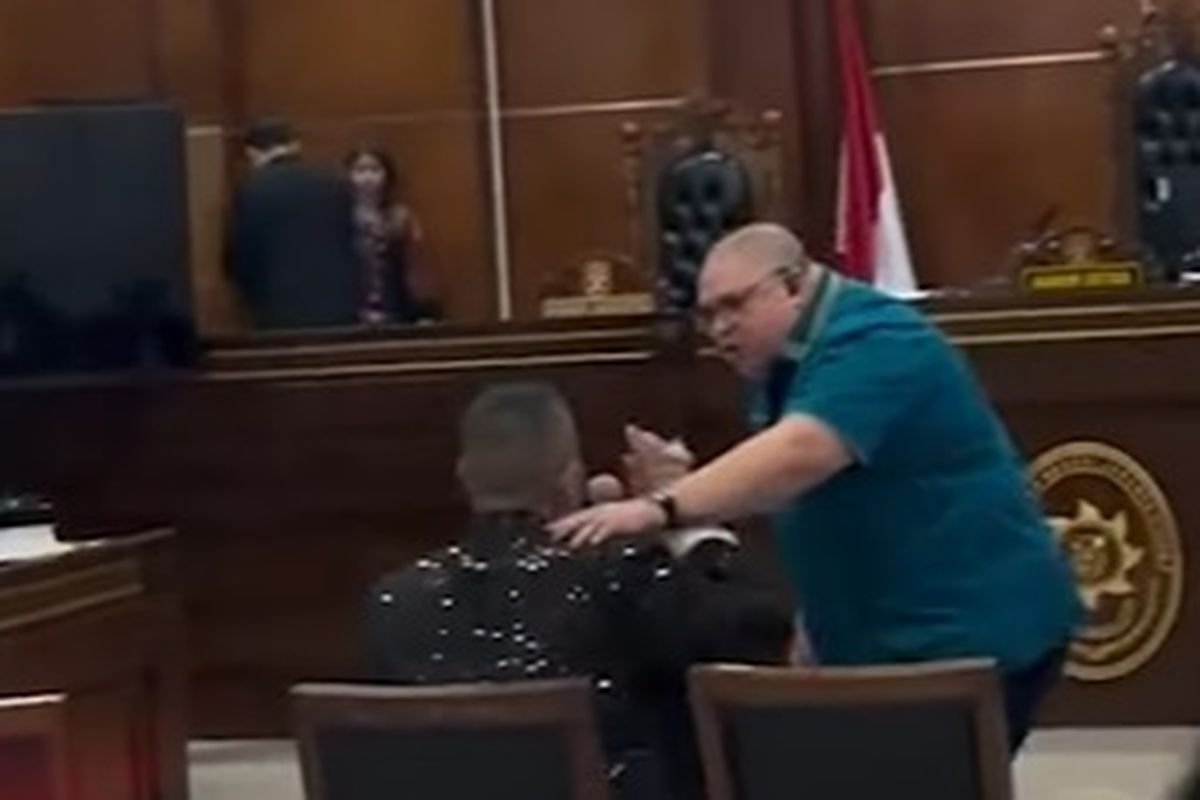 Ricuh Sidang Kasus Pencemaran Nama Baik, Pengacara Razman Nasution Ngamuk ke Hotman Paris