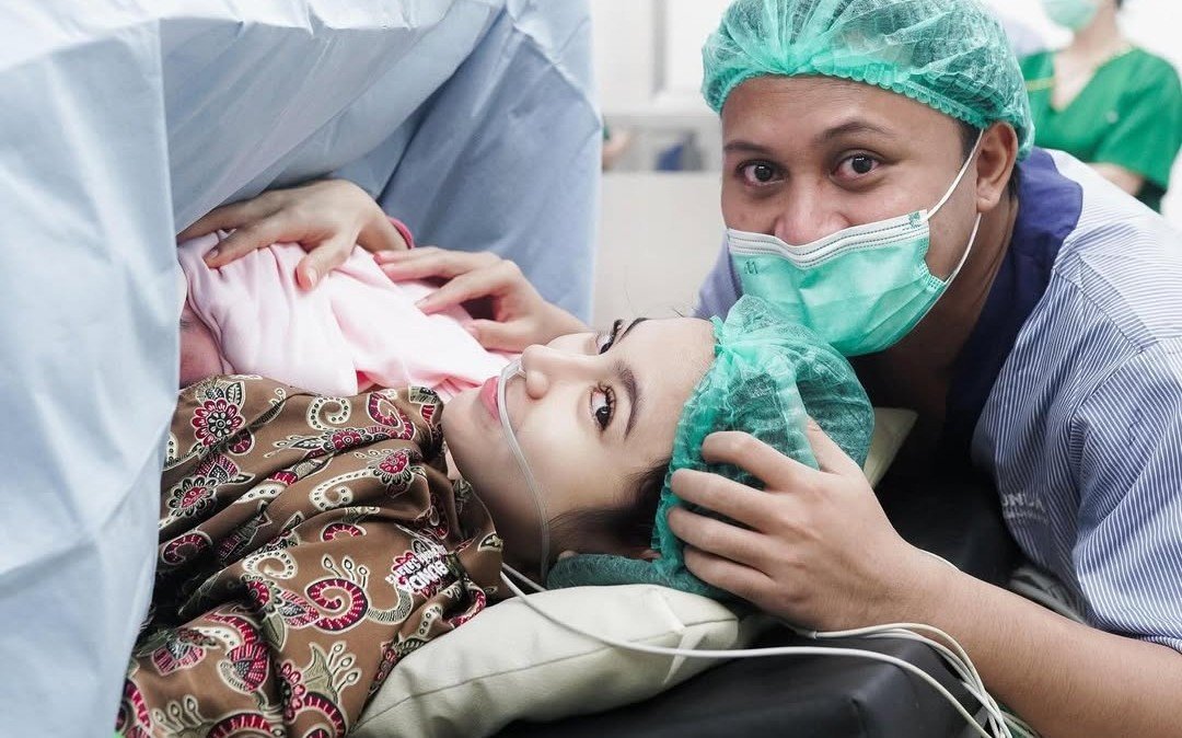 Mahalini Melahirkan Anak Pertama, Rizky Febian Sambut 'Little Star' dengan Bahagia