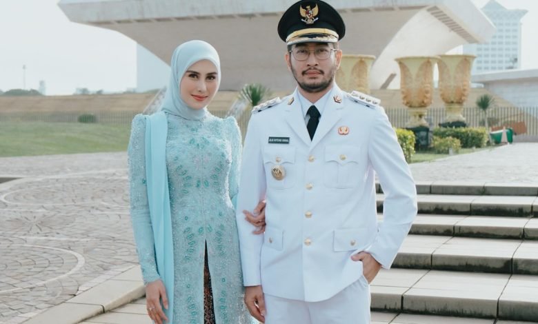 Jeje Ritchie Ismail Resmi Dilantik sebagai Bupati Bandung Barat, Syahnaz Beri Dukungan Penuh