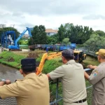 Pemerintah Kota Jakarta Selatan Keruk Lumpur Waduk Lebak Bulus untuk Cegah Banjir