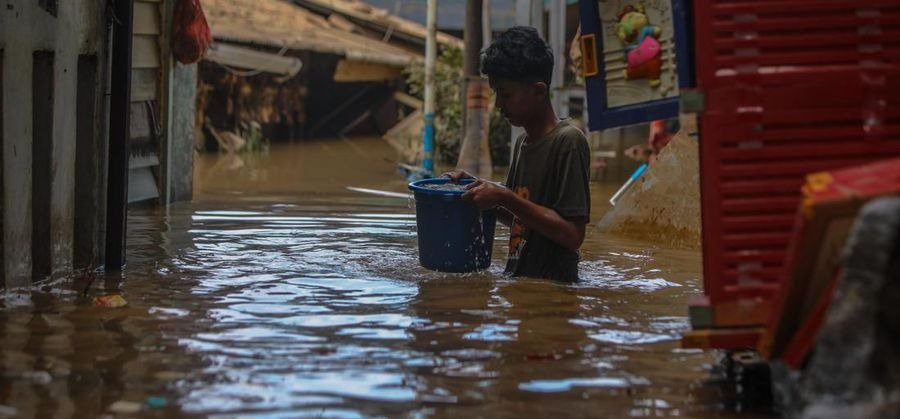 Jakarta Siaga Cuaca Ekstrem: Pemprov DKI Antisipasi Banjir dengan Modifikasi Cuaca