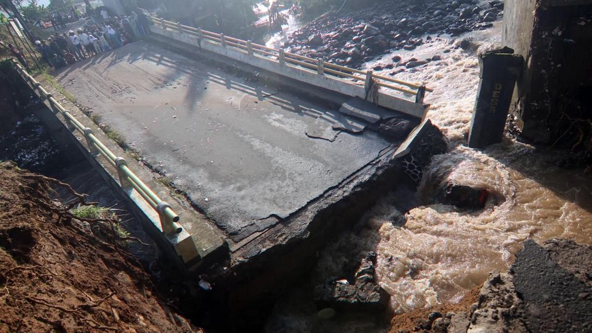 Banjir dan Longsor Terjang Kabupaten Bogor, 204 Warga Mengungsi