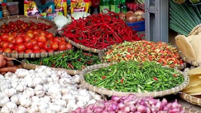 Lonjakan Harga Pangan di Awal Ramadhan 2025: Cabai dan Beras Melambung Tinggi
