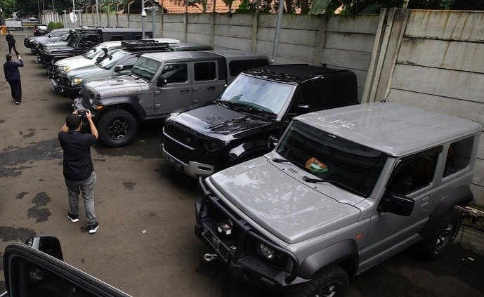11 Mobil Mewah Japto Soerjosoemarno Dipindahkan ke Rupbasan KPK
