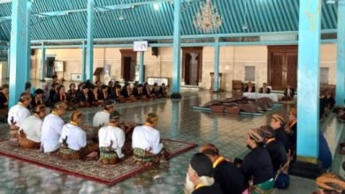 Putra Mahkota Keraton Solo Unggah Kritik Pedas: "Nyesel Gabung Republik"
