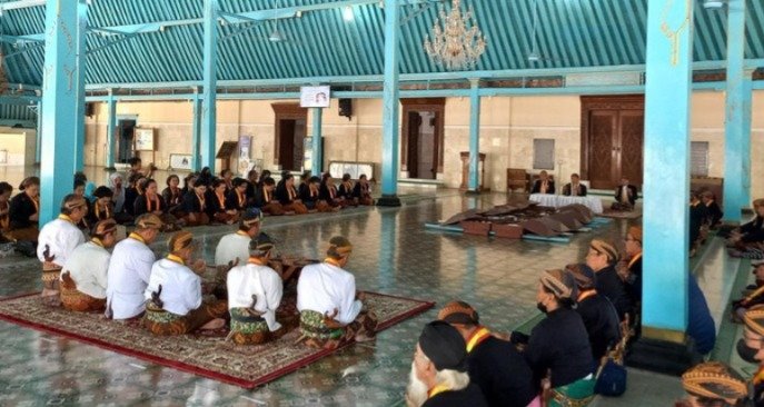 Putra Mahkota Keraton Solo Unggah Kritik Pedas: "Nyesel Gabung Republik"