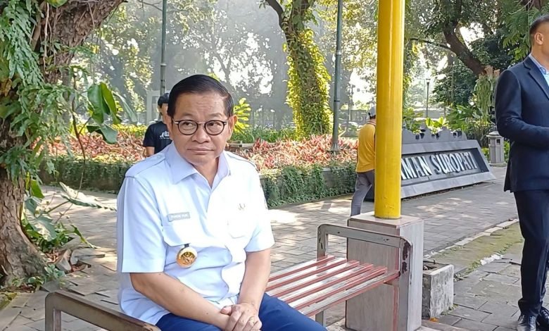 Gubernur Jakarta Pramono Anung Naik Transjakarta, Mulai Terapkan Kewajiban ASN Gunakan Transportasi Umum Tiap Rabu