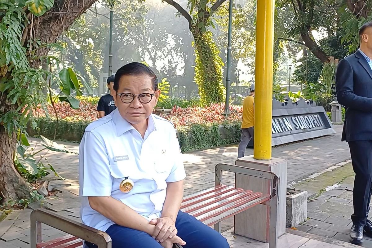 Gubernur Jakarta Pramono Anung Naik Transjakarta, Mulai Terapkan Kewajiban ASN Gunakan Transportasi Umum Tiap Rabu