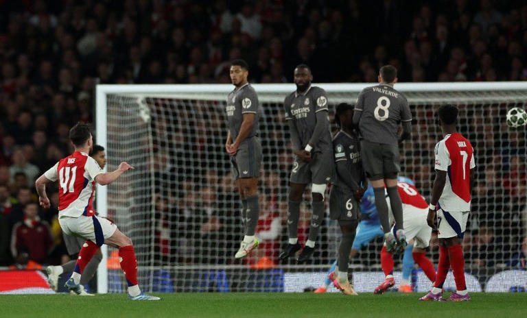 Real Madrid Mental Kolaps Usai Dua Tendangan Bebas Declan Rice, Arsenal Menang Telak 3-0 di Liga Champions