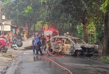 Penangkapan Ketua Ormas TS di Depok Ricuh, Warga Serang Polisi dan Bakar Mobil Dinas