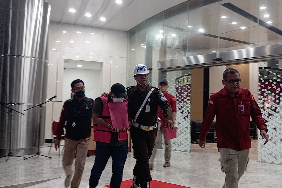 Bos Buzzer M Adhiya Muzakki Jadi Tersangka Perintangan Penyidikan Tiga Kasus Korupsi Besar