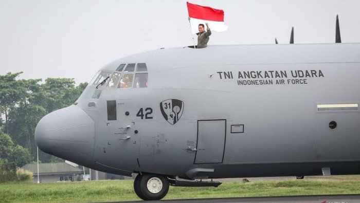 TNI AU Siagakan Hercules dan Boeing untuk Evakuasi WNI dari Iran dan Israel, Pemerintah Fokus Jalur Darat