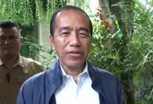 Penampilan Terbaru Jokowi Tuai Sorotan, Dokter Tifa Singgung Dugaan Penyakit Autoimun